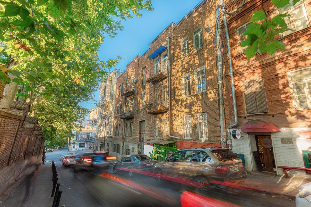 Tbilisi Home,View On Gvinis Karkhana Wine Factory Exterior foto